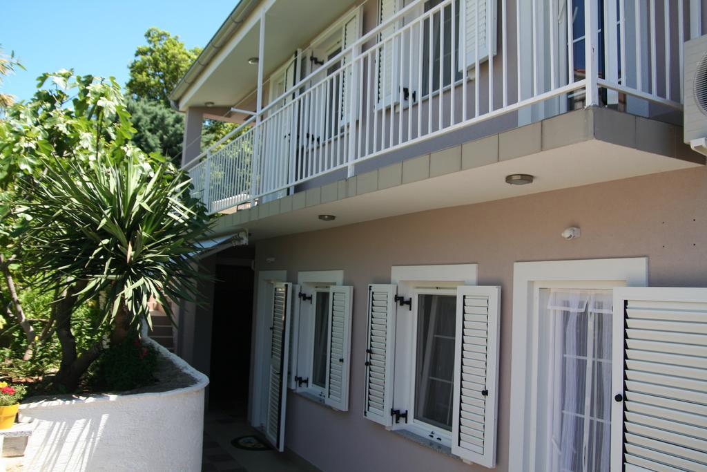 Apartments Soldo ปิเนซิตซี ภายนอก รูปภาพ